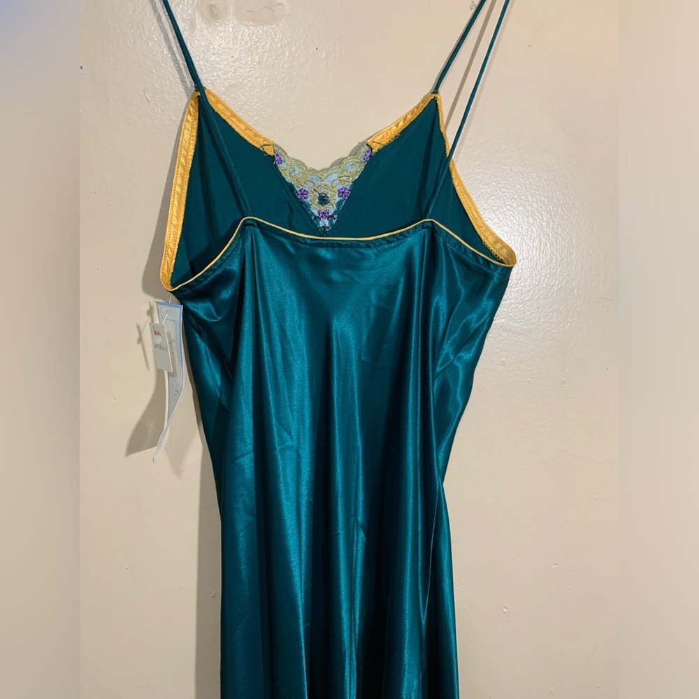 NEW Vintage Val-Mode Lingerie Emerald Green Strappy Nightgown Floral Size Small - Picture 10 of 11
